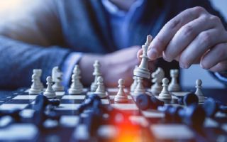 Уязвимость XMR, инициативы Coinbase и последствия торговли опционами эфира