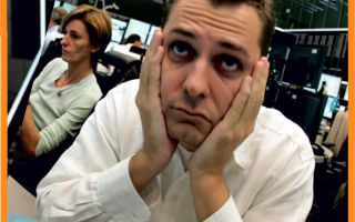Почему биткоин периодически дешевеет?